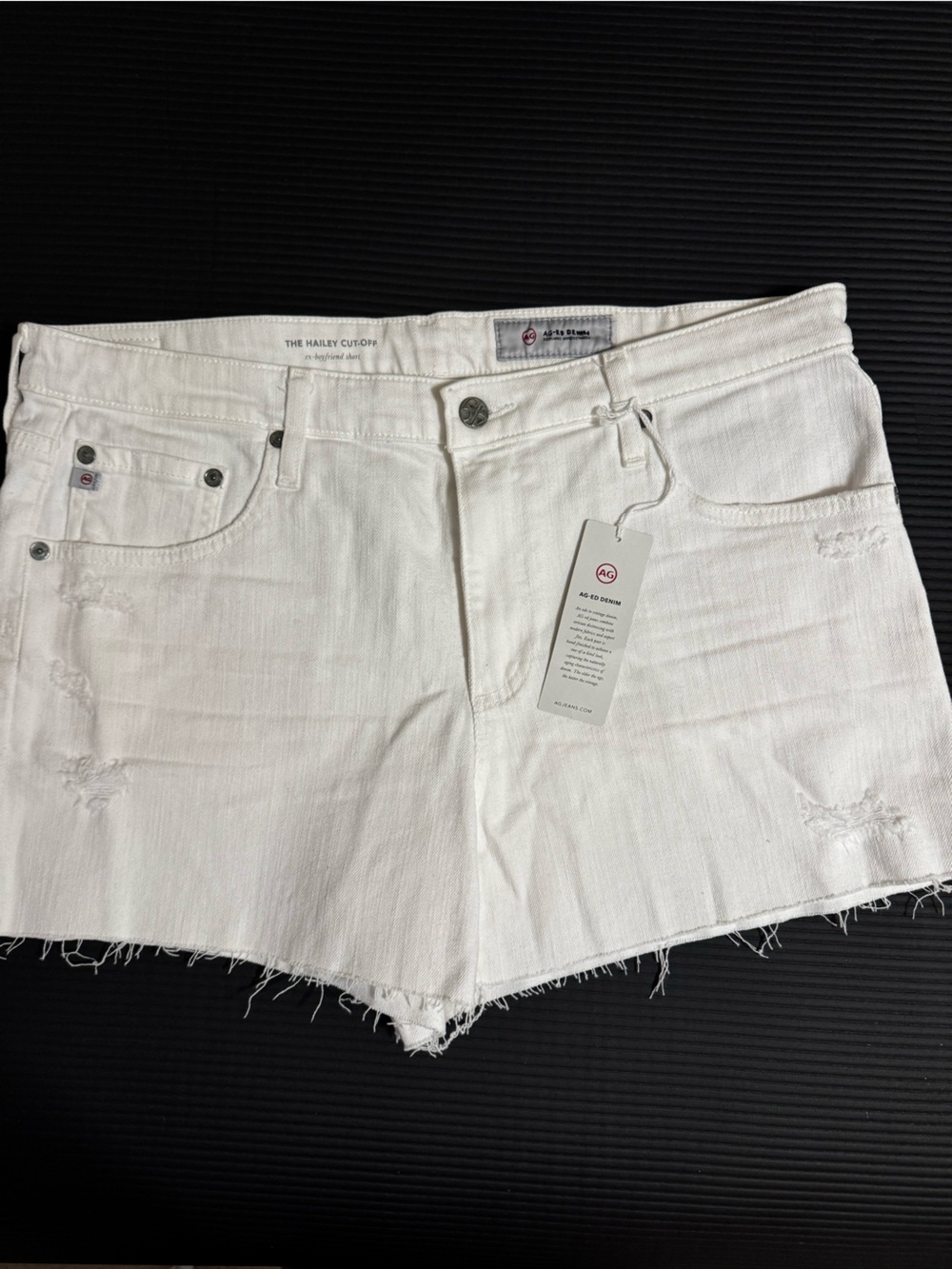 AG The Hailey Cut-Off ex-boyfriend short  size 32